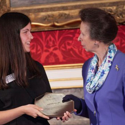 仪式于10月31日举行，琥珀尼科尔森代表来自圣詹姆斯宫殿的皇家皇家公主的Aesseal接受奖项。18新利客户端下载